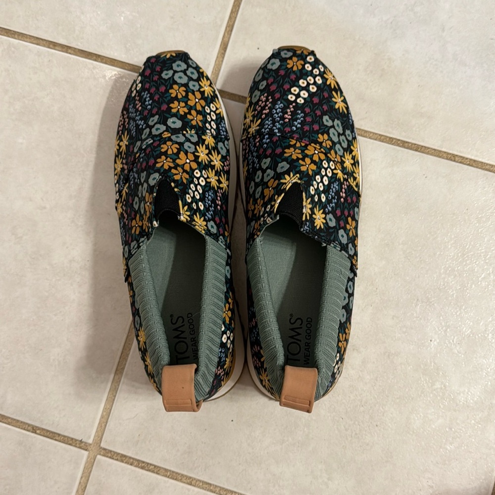 RARE Resident 2.0 Black Wildflowers Canvas Sneaker